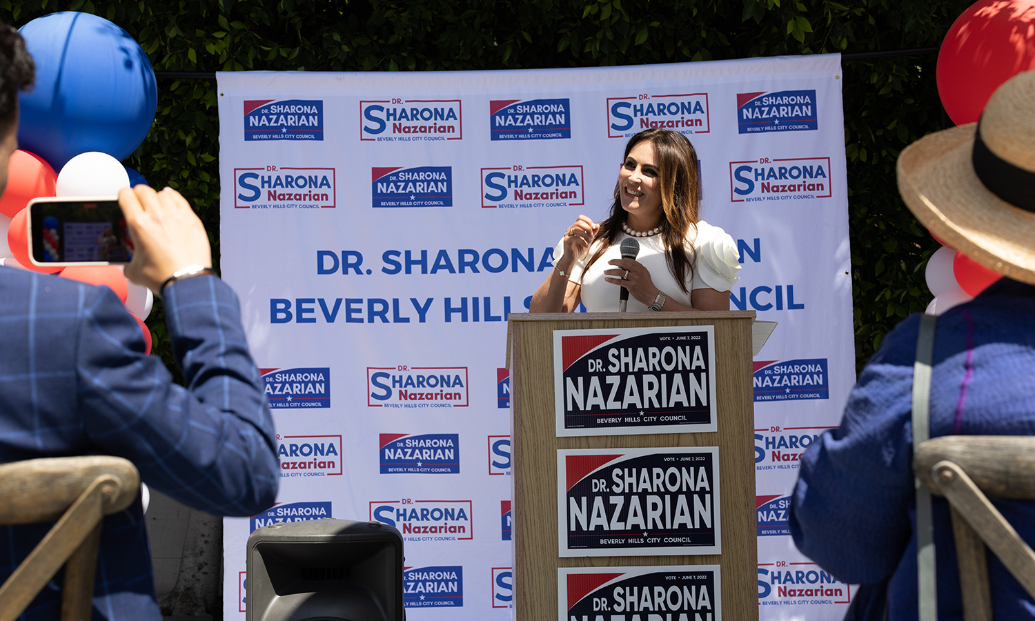  /></p>
<p><img decoding=