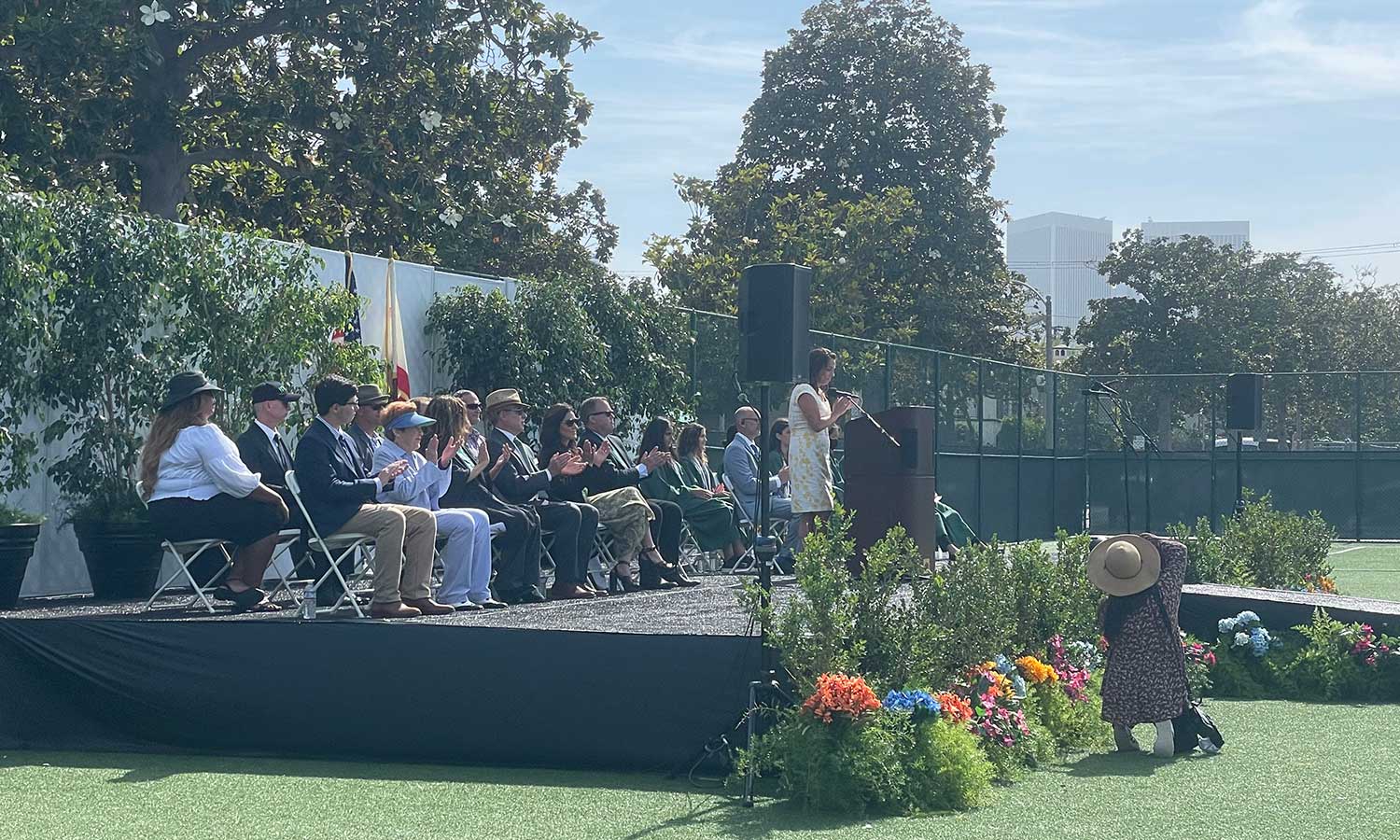  /></p>
<p><img decoding=